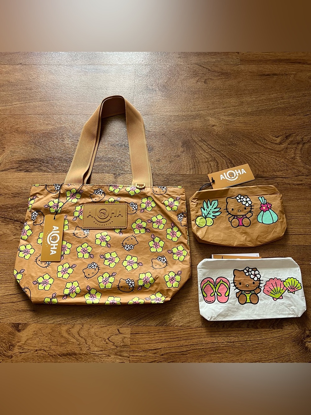 Aloha Collection x Hello Kitty collab set